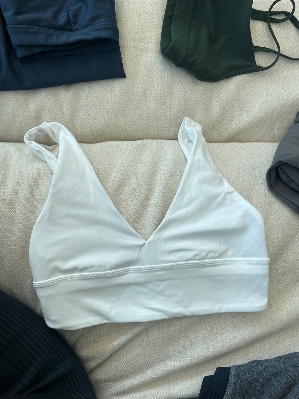 Lululemon V-Neck Sports Bra Size 6